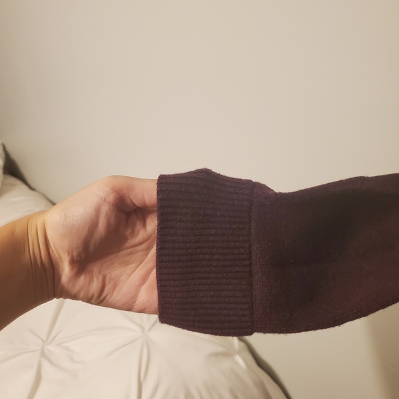 Levis sweater - Picture 2 of 4